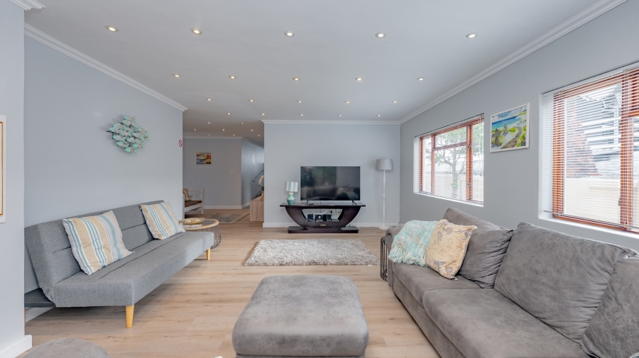 To Let 3 Bedroom Property for Rent in Agulhas Western Cape